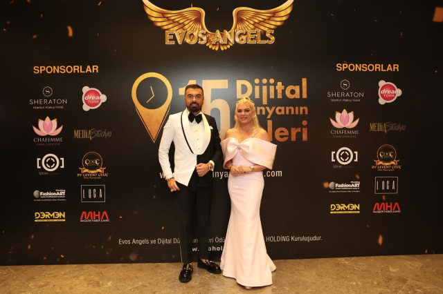 Dijital Dünya Bu Yıl 15. En'lerini Seçti. Chafemme Yapay Zeka Defilesine Büyük İlgi!