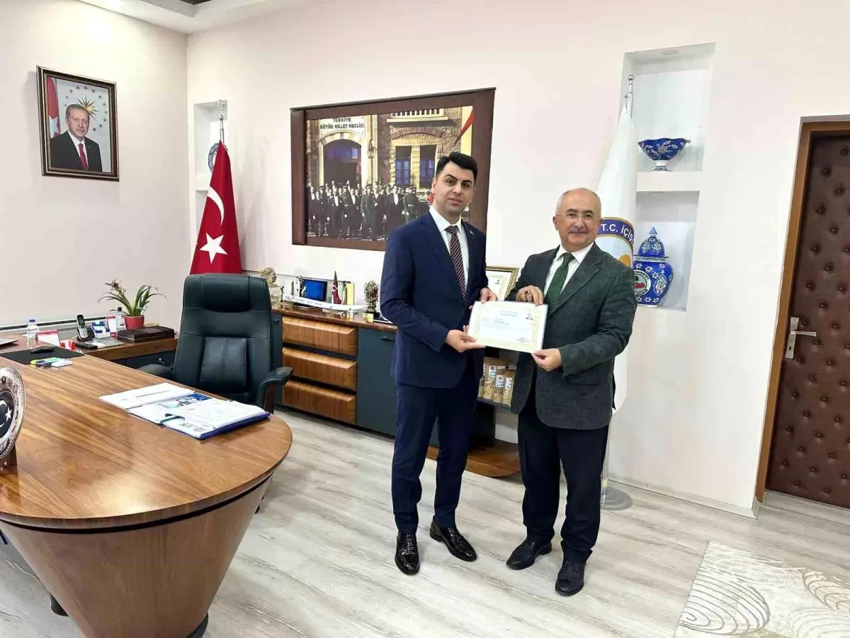 Hisarcık Kaymakamı Bahar\'dan milli eğitim çalışanlarına başarı belgesi