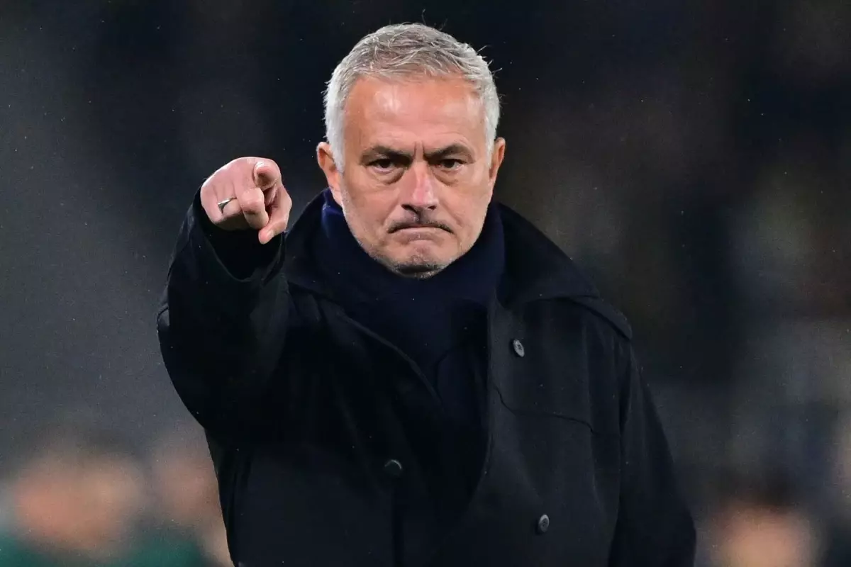 Mourinho devreye girdi! 3 yıldız isimle zoom üzerinden görüştü