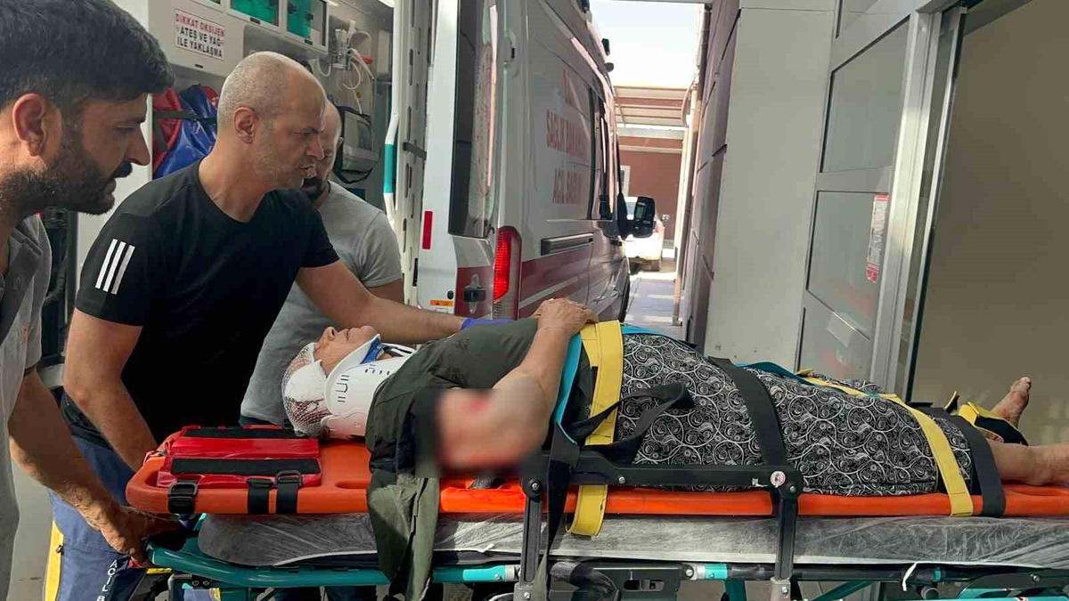 Adıyaman\'da Kadına Otomobil Çarptı