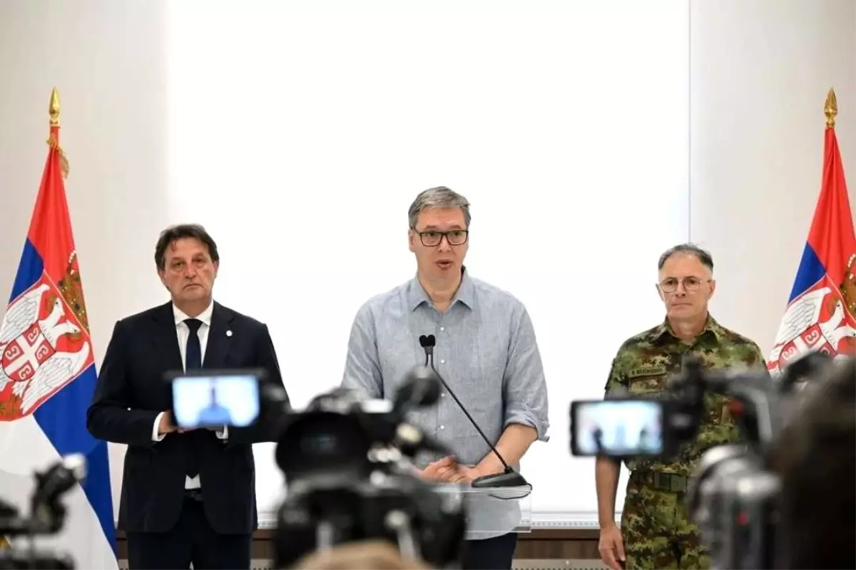 Vucic\'ten BM ve ABD Eleştirisi