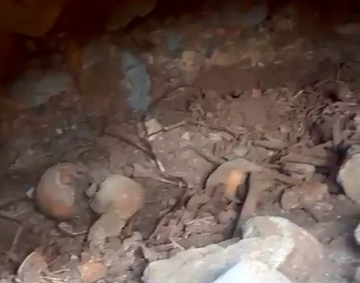 Temel kazısında kepçeye takıldı, ekipler hemen harekete geçti