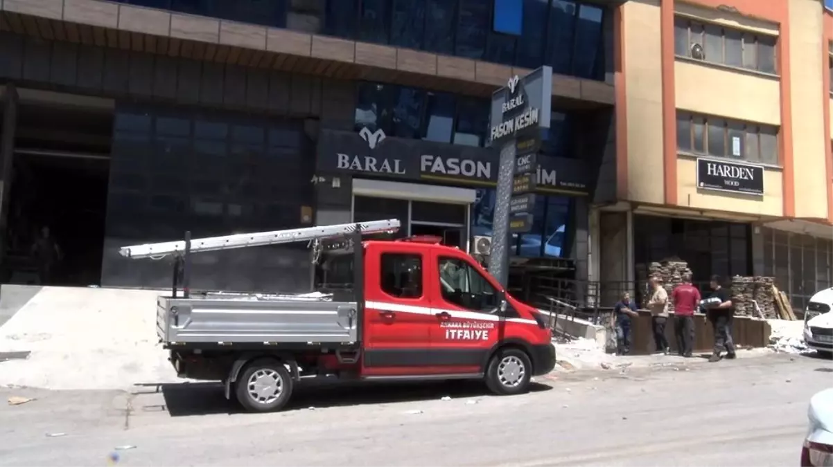 Ankara\'da Mobilya İmalathanesinde Yangın