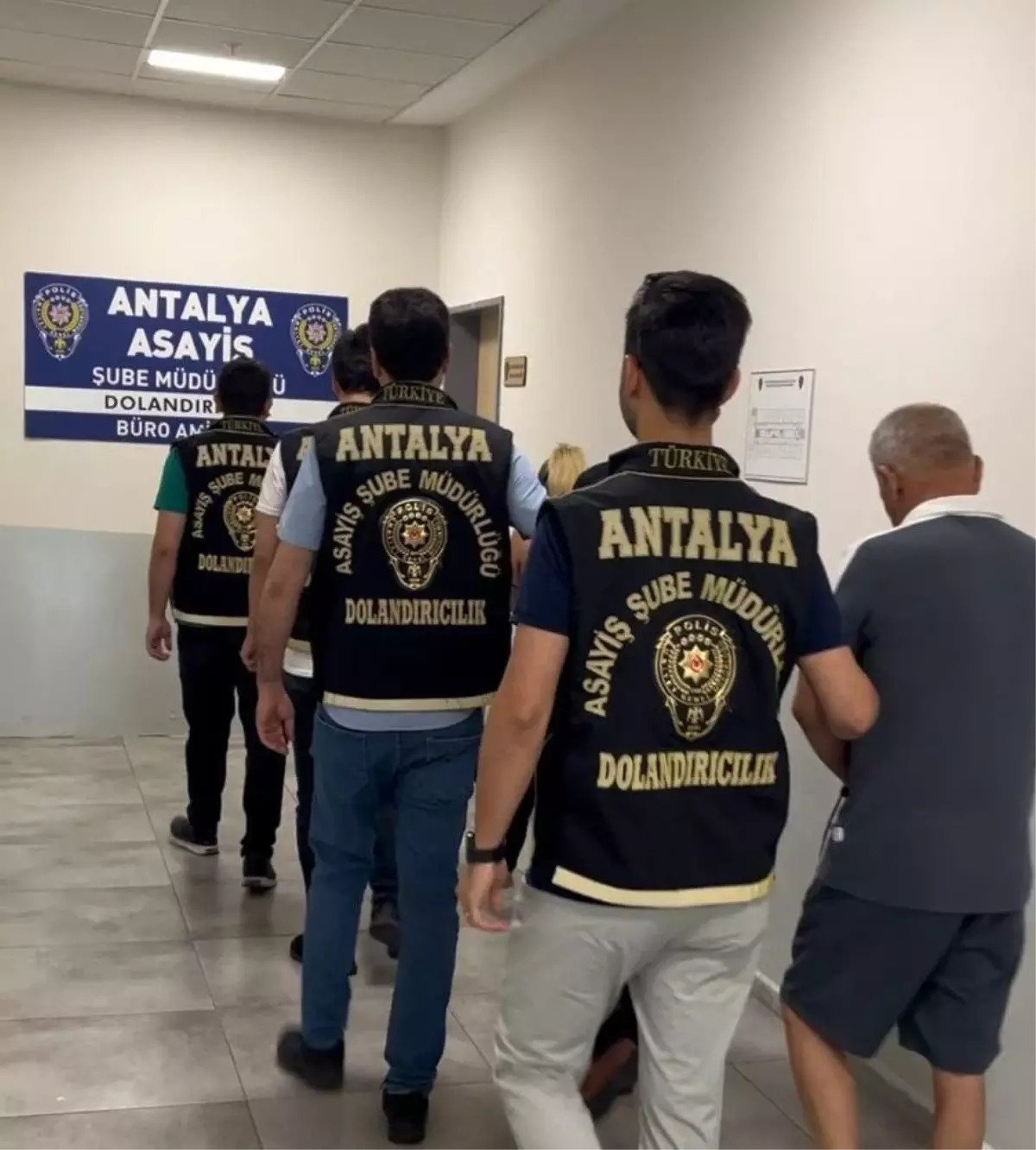 Antalya\'da Sahte Altınla Dolandırıcılık