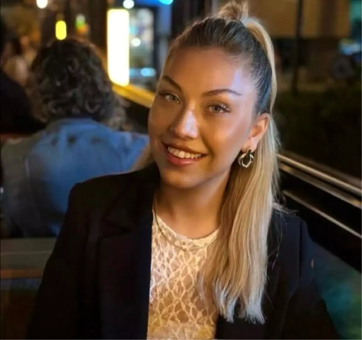 Eşini 12 yerinden bıçakladı yetmedi 2 kez ambulansın önünü kesti