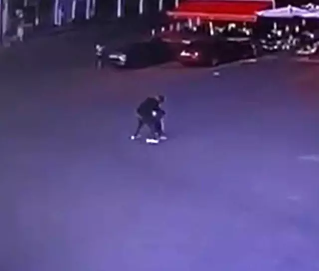 Eşini 12 yerinden bıçakladı yetmedi 2 kez ambulansın önünü kesti