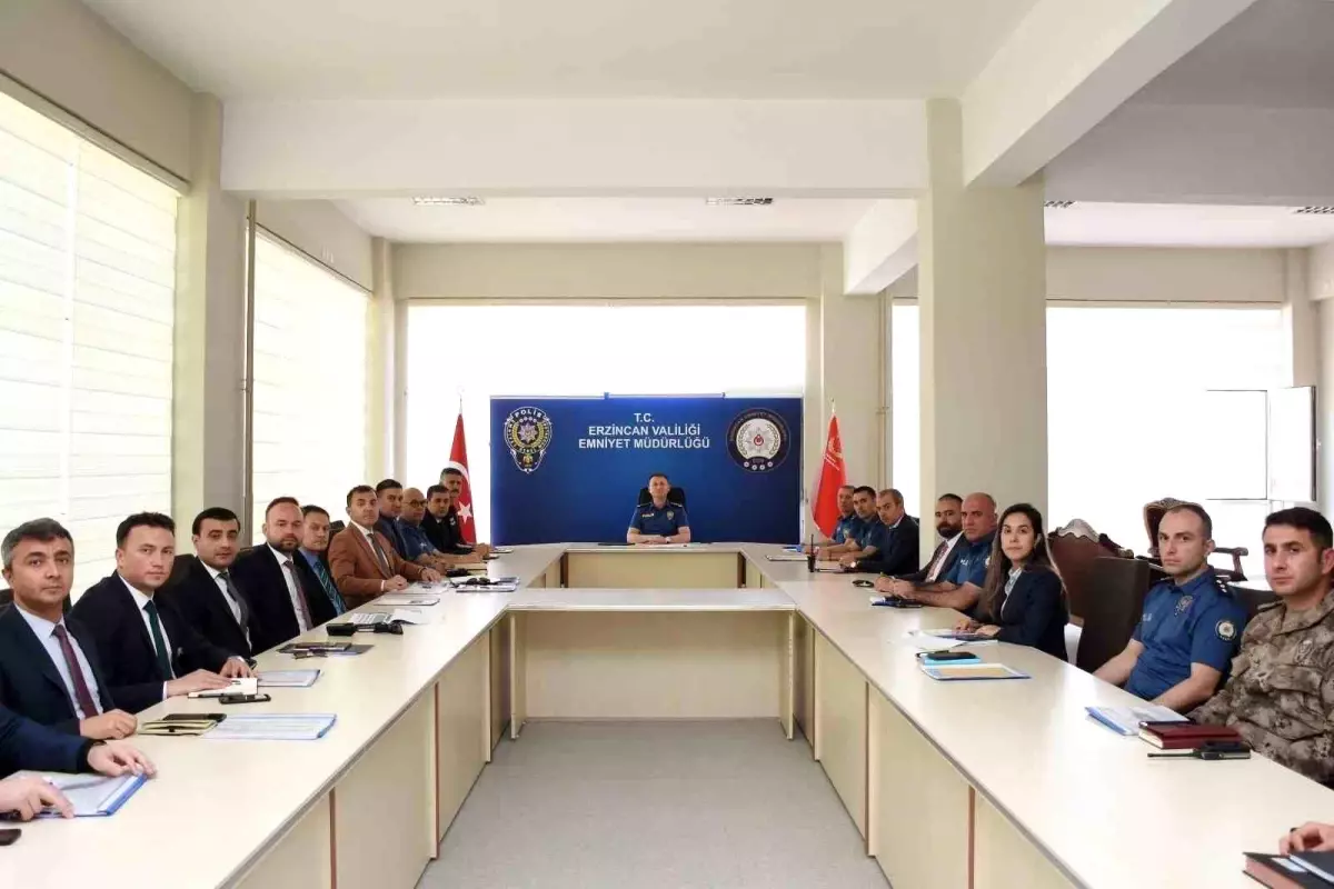 Emniyet Müdürü Baybaba\'dan Değerlendirme Toplantısı
