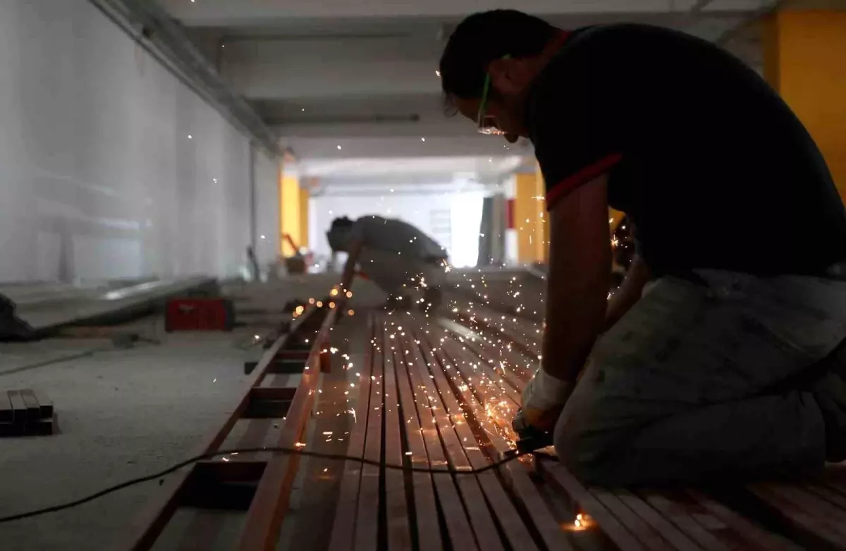 Sakarya\'da 530 Araç Kapasiteli Katlı Otopark Projesi Tamamlanıyor