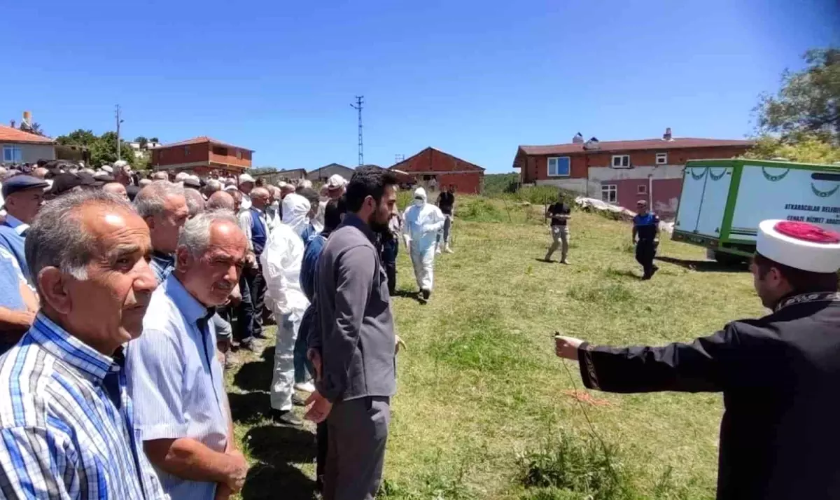 KKKA Şüphesiyle Hayatını Kaybeden Kadın Toprağa Verildi