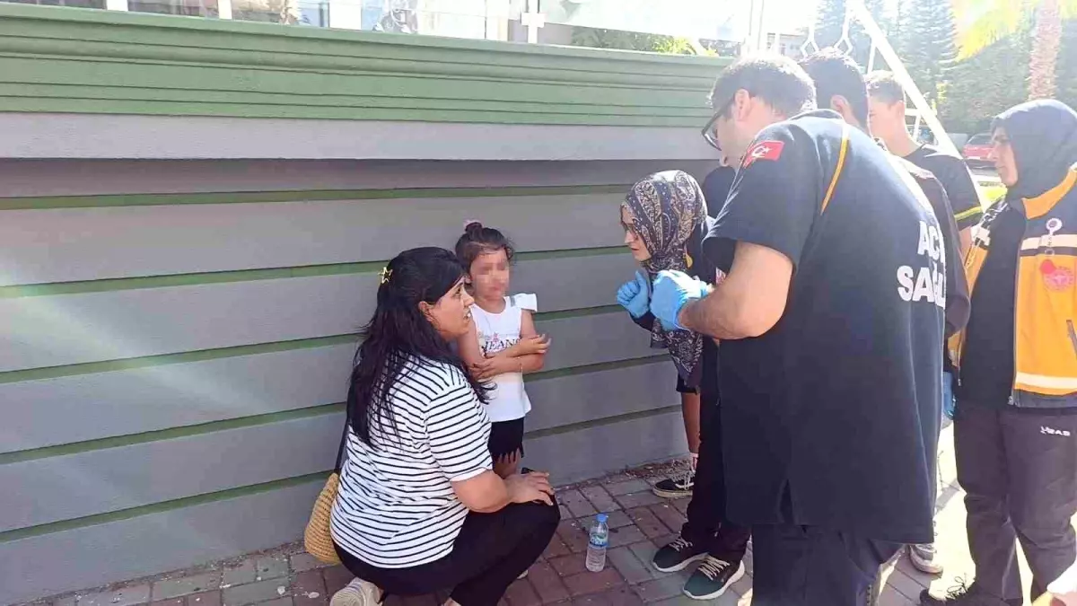 Manavgat\'ta Kaza: Anne Yaralandı, Kızından Ayrılmak İstemedi