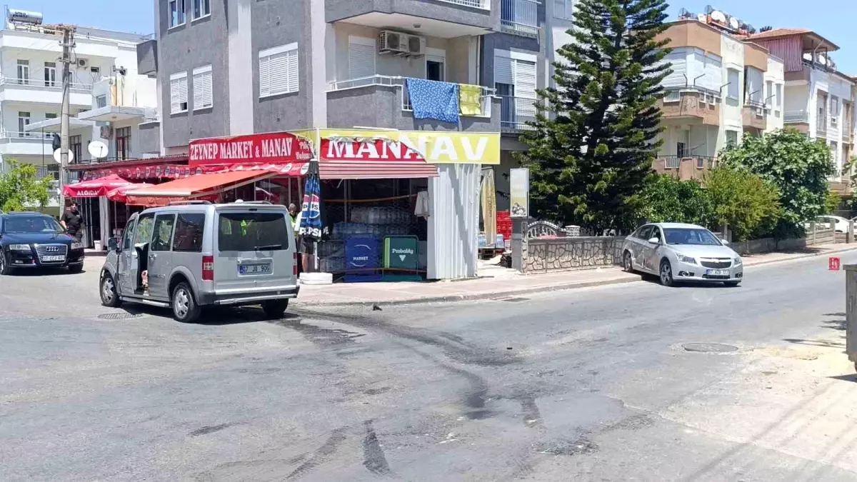 Manavgat\'ta Trafik Kazası: Bir Yaralı