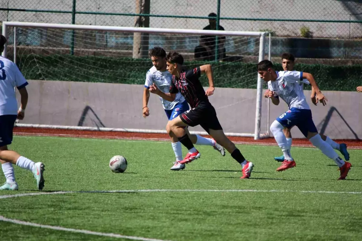 Karabük\'te U-17 Türkiye Futbol Şampiyonası Başladı