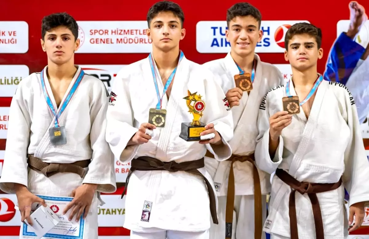 Yunusemre Belediyespor, Judo Şampiyonası\'nda Üç Madalya Kazandı