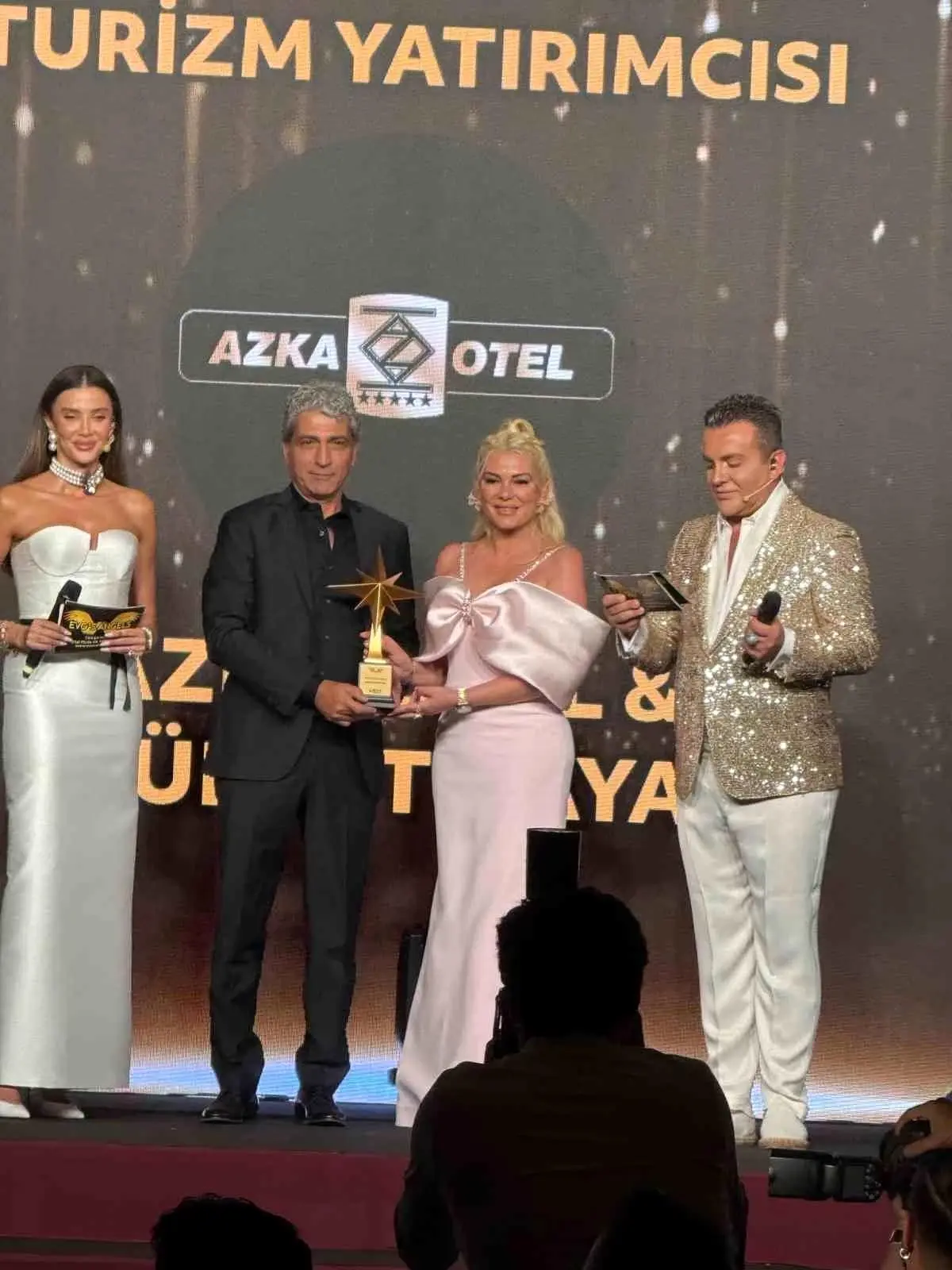 Azka, 80. Ödülünü Kazandı