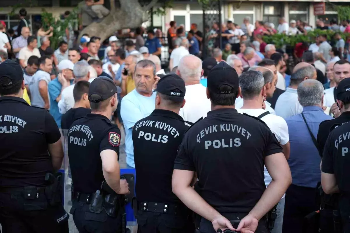 Burhaniye\'de İmamın Defin Sürecinde Kriz Çıktı