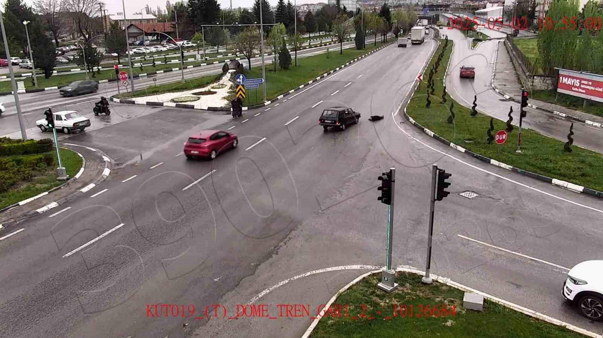 Kütahya\'da Dikkatsizlik Trafik Kazalarına Neden Oldu
