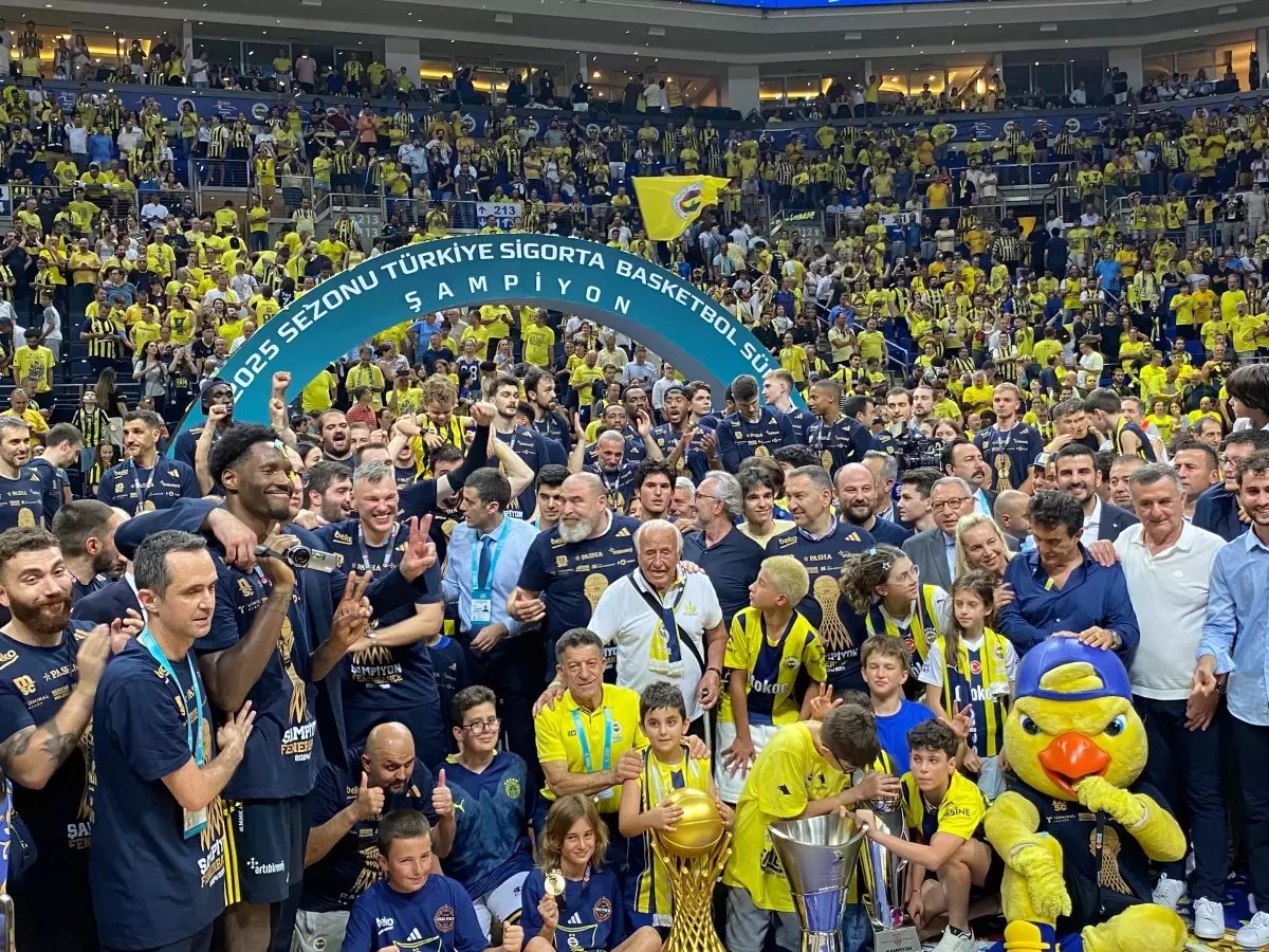 Fenerbahçe Beko 12. Şampiyonluğunu Kazandı