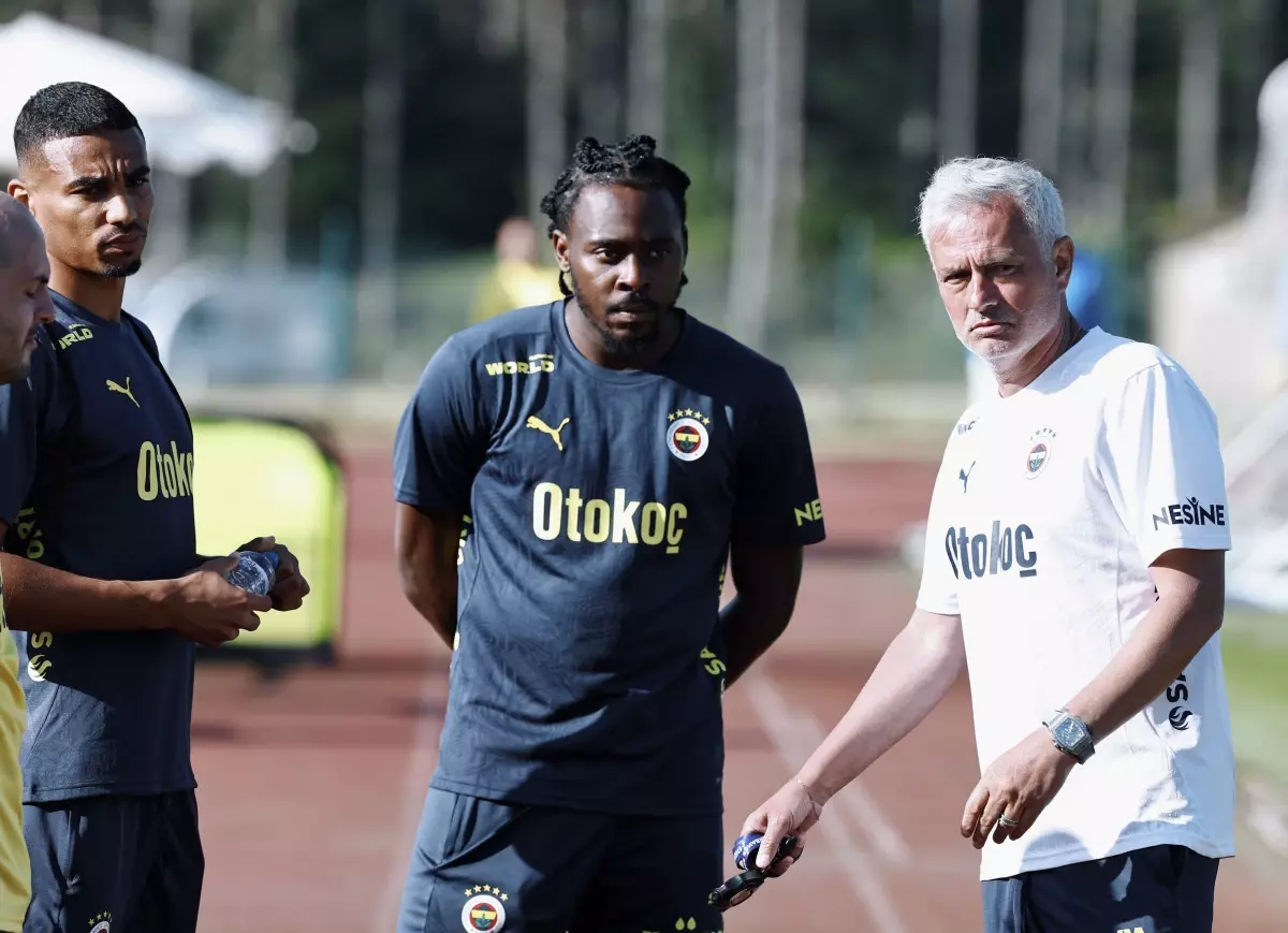 Fenerbahçeli yıldıza hırsızlık şoku! Evine aldığı kadından şikayetçi oldu 