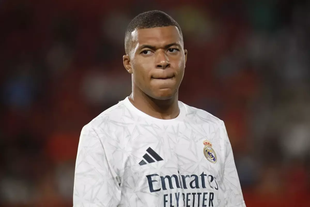 Günden güne eriyor! Mbappe\'nin hastalığı ortaya çıktı 