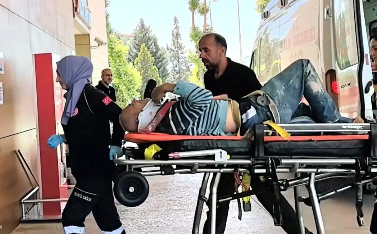 İnegöl\'de İnşaatta İşçi Düşerek Yaralandı