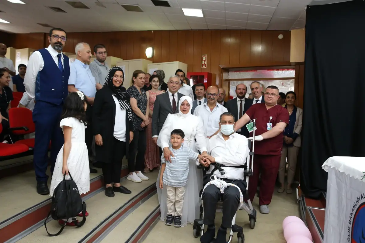 Hastanede Aşk: Kanser Hastası Yaşar ve Hatice\'nin Nikahı