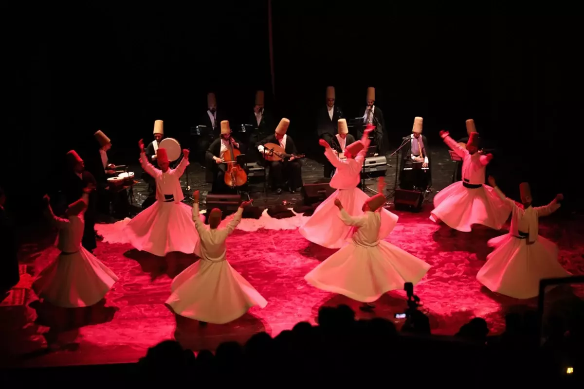 Konya Büyükşehir Belediyesi ekibinden Tunus\'ta sema gösterisi