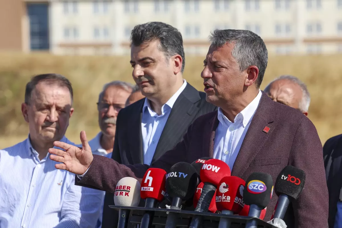 Özgür Özel: CHP, AK Parti\'nin 5.5 Puan Önünde