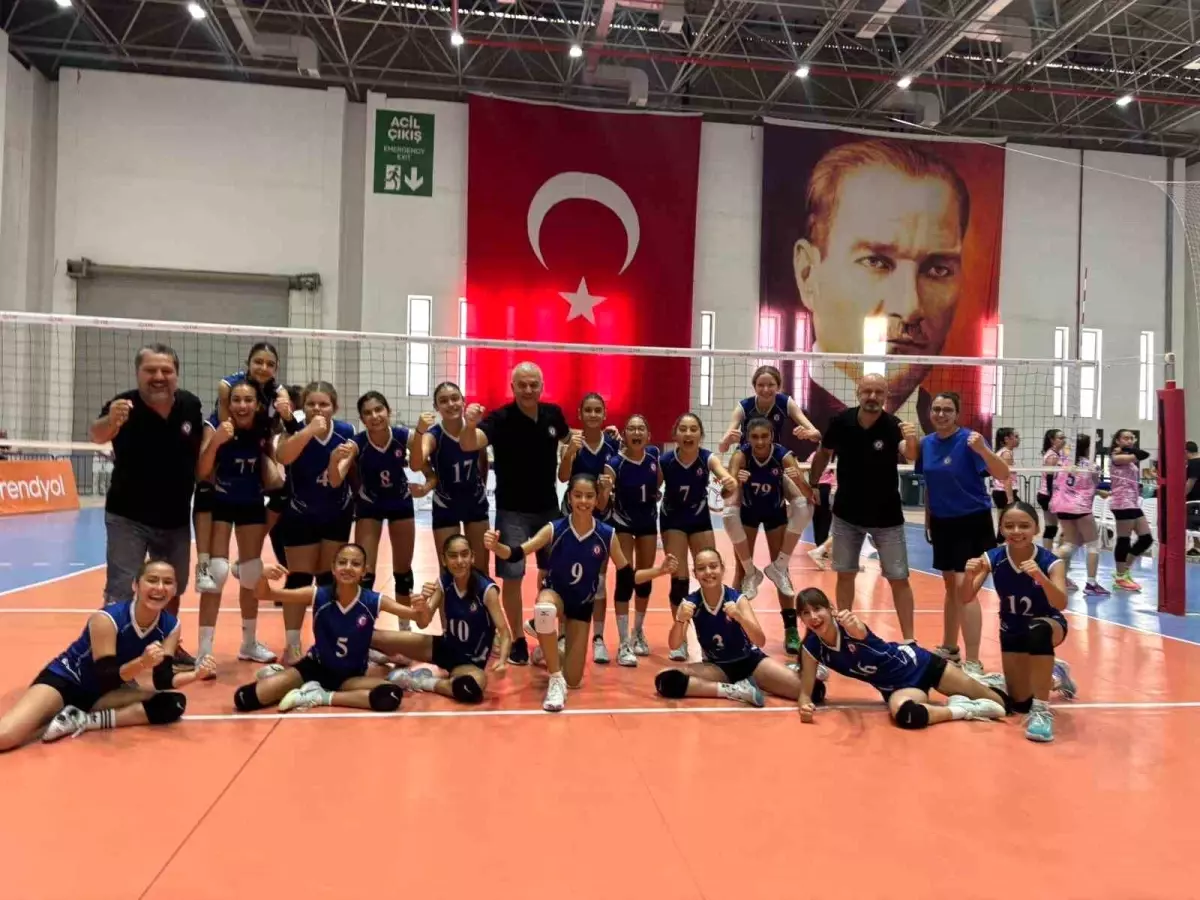 Söke Belediye Saldos Voleybol Takımı Türkiye\'nin En İyi 16\'sında