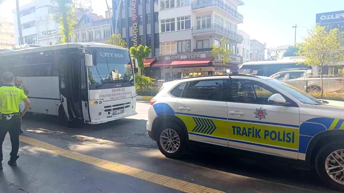 Süresi Dolmuş Ehliyetle Minibüs Kullanan Sürücüye Ceza