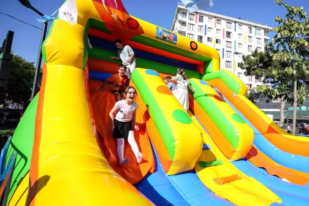 Ümraniye\'de Çocuk Festivali Coşkusu Başladı