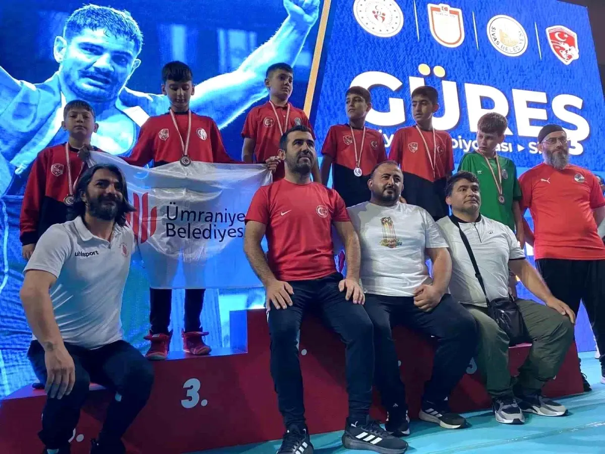 Yunusemre Belediyespor, Minikler Güreş Türkiye Şampiyonası\'nda Şampiyon Oldu