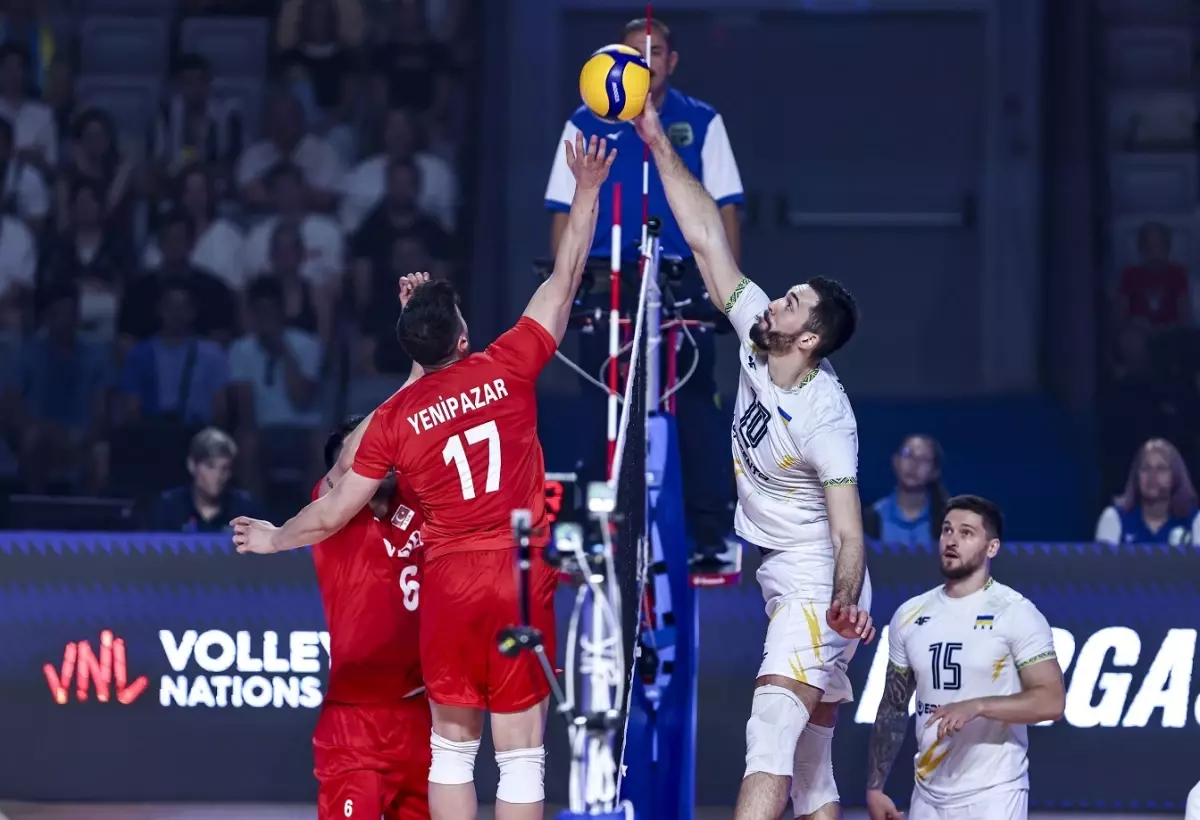Voleybolda Türkiye, Slovenya\'ya 3-0 Yenildi