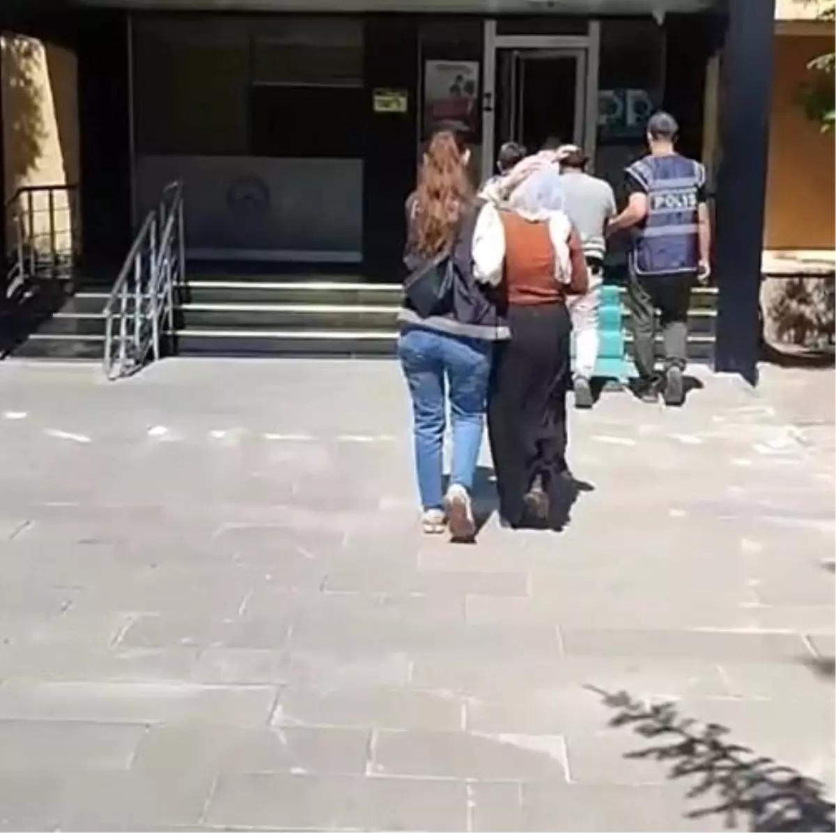 Bayburt\'ta Hırsızlık Şüphelileri Tutuklandı