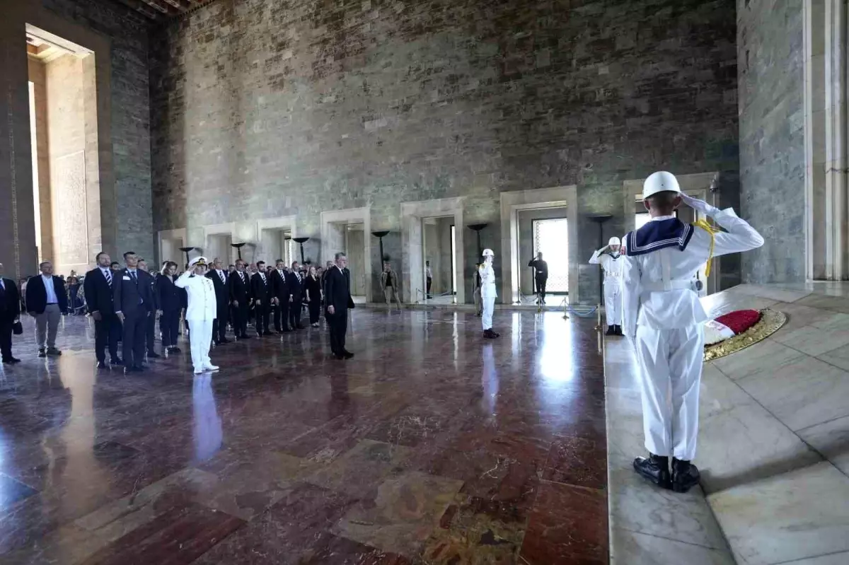 Beşiktaş Yönetimi Anıtkabir\'i Ziyaret Etti