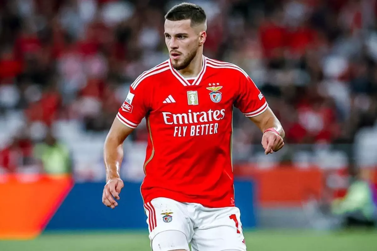 David Jurasek\'te mutlu son! Beşiktaş sezonun ilk transferini Benfica\'dan yaptı