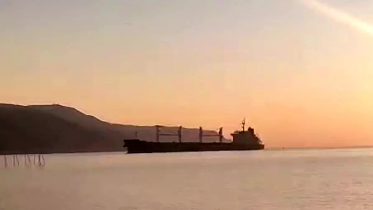 Yük Gemisi Tekirdağ Kıyısına Oturdu