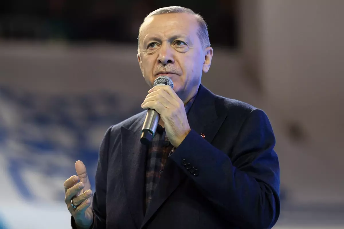 Erdoğan: FETÖ\'nün hala çeşitli yapılara sızma girişimlerinin sürdüğünü görüyoruz