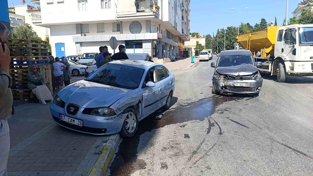 Manavgat\'ta Trafik Kazası: Bir Yaralı