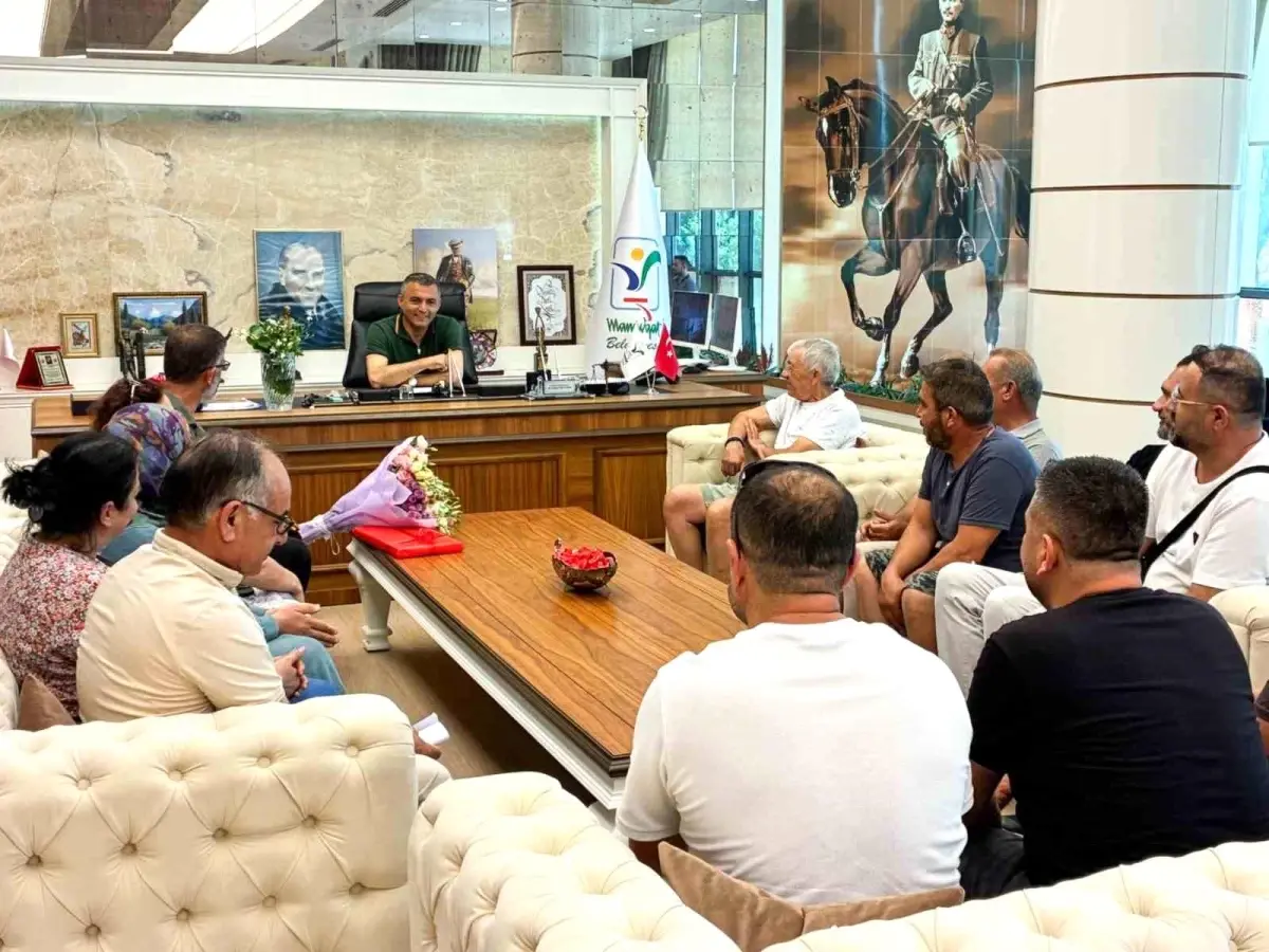 Manavgat Belediye Başkanı Kara, Esnafla Bir Araya Geldi