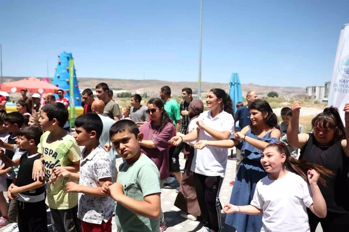 Kayseri\'de Özel Çocuklar İçin Eğlenceli Spor Etkinliği