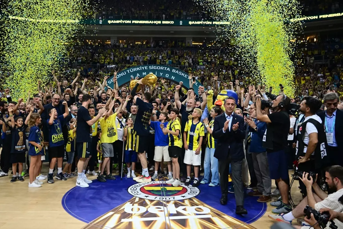 Şampiyonluğun ardından Fenerbahçe Beko\'dan Galatasaray\'a transfer