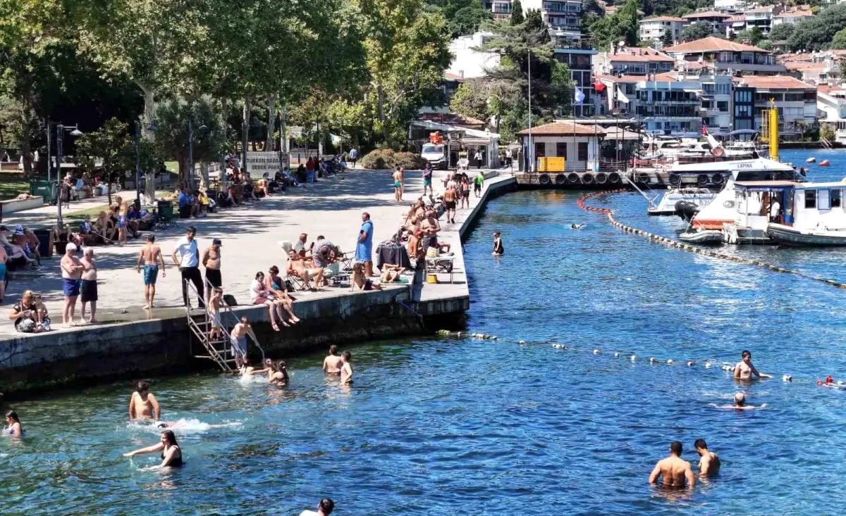 İstanbul\'da Sıcaklarda Deniz Keyfi