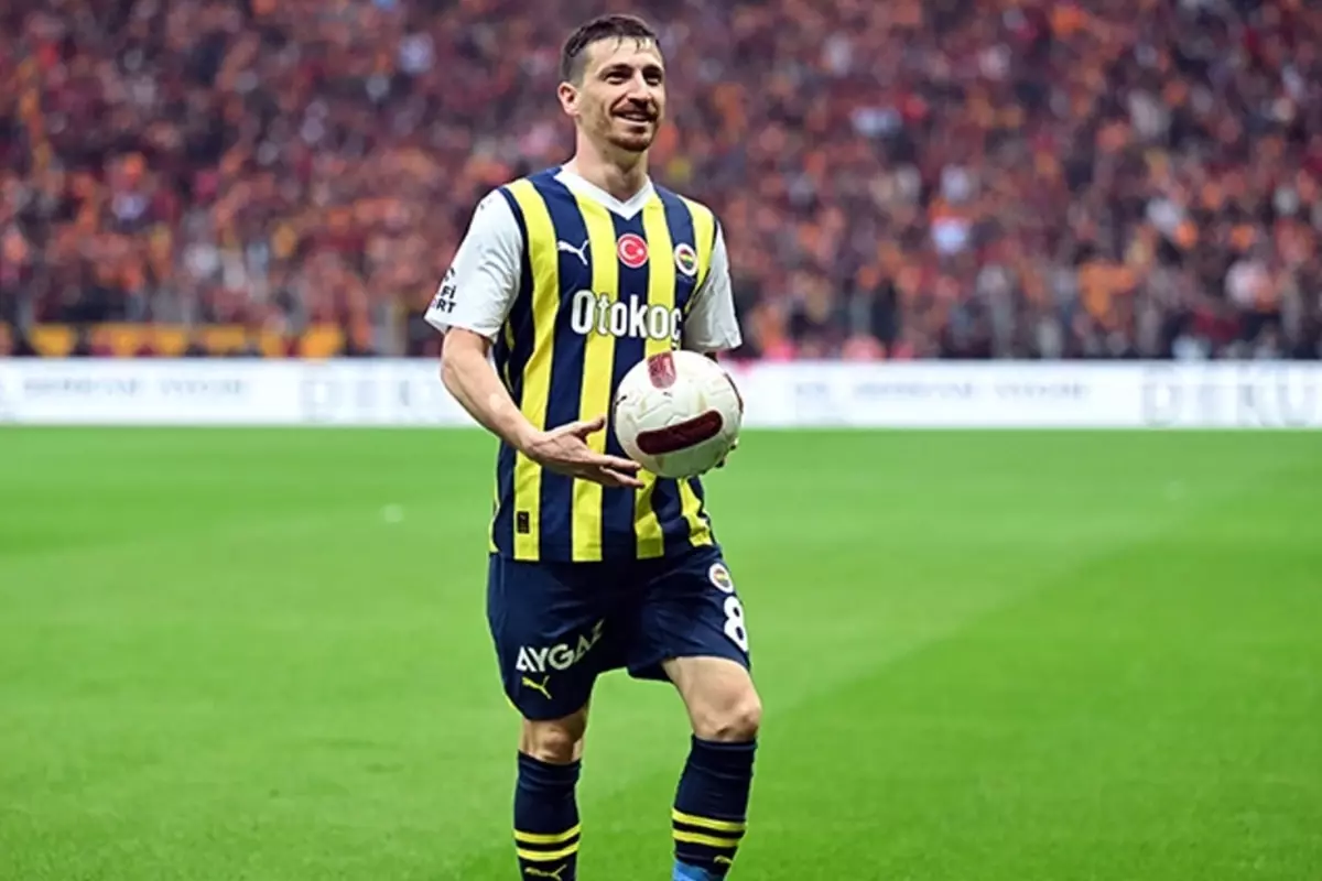 Takımdan ayrılıyor mu! Fenerbahçe\'den Mert Hakan Yandaş kararı