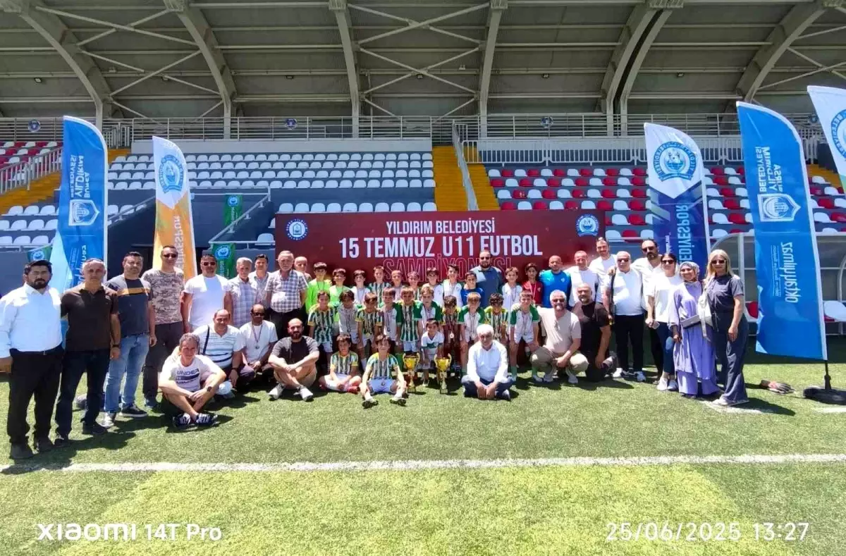 Yıldırım\'da 15 Temmuz U-11 Futbol Turnuvası Düzenlendi