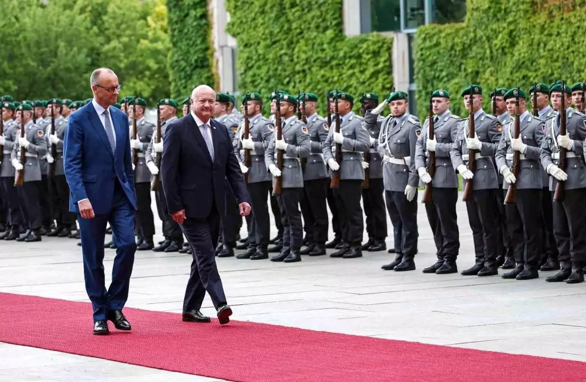 Merz\'den İran\'a Müzakere Çağrısı
