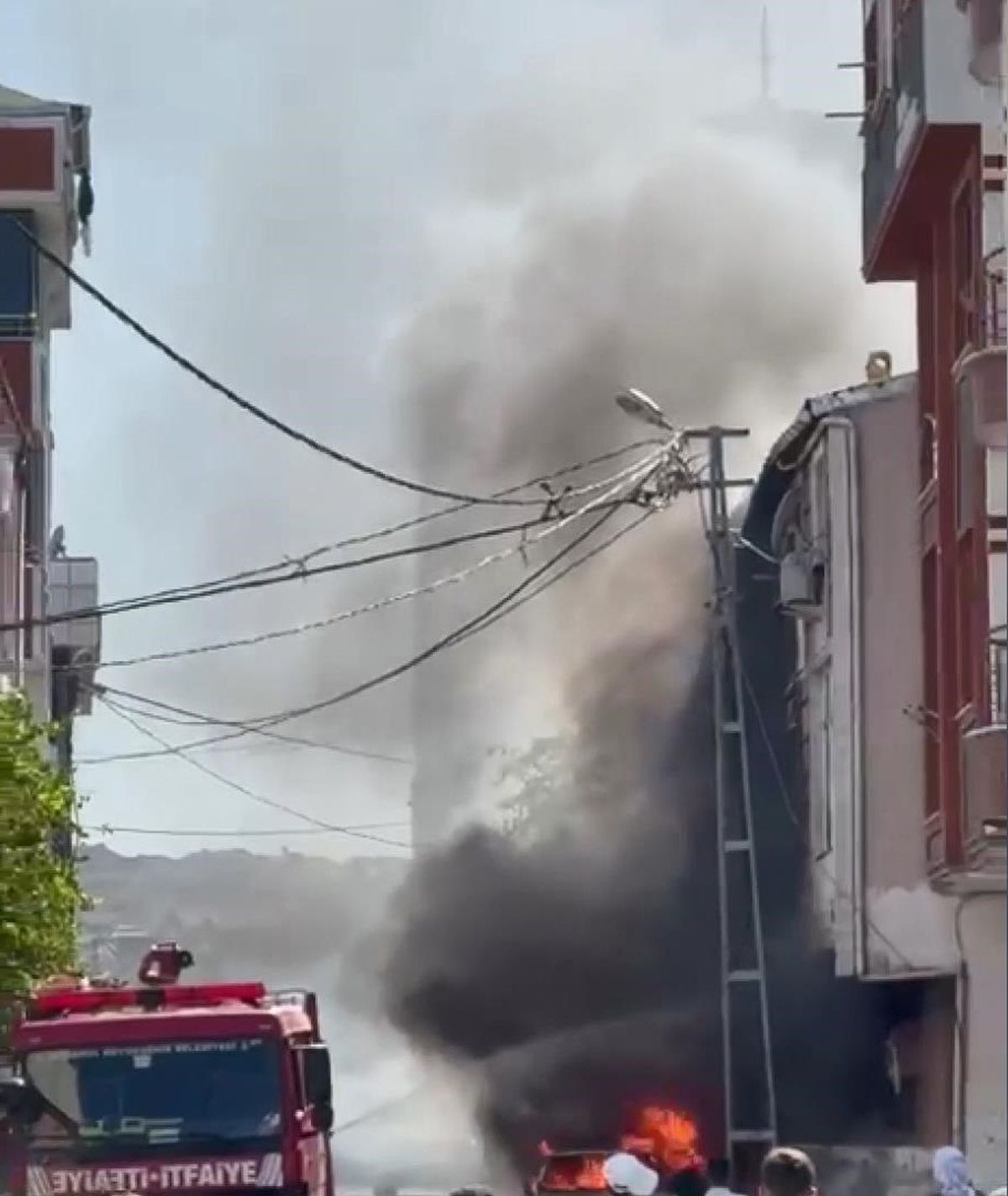 Arnavutköy\'de Araç Yangını