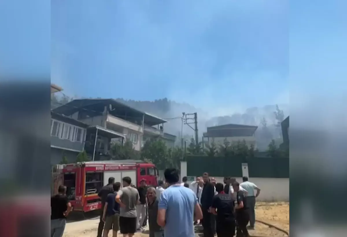 Bursa\'da Yangınla Mücadele Devam Ediyor