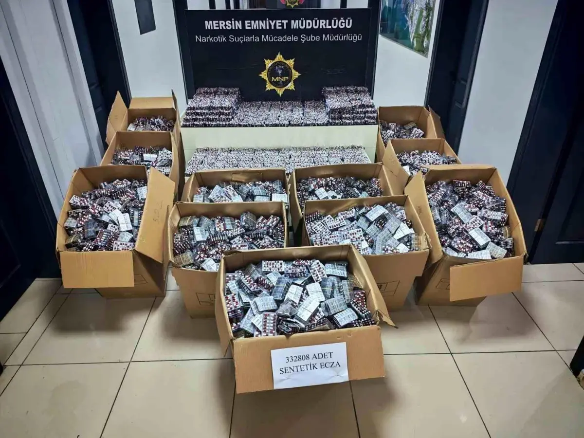Mersin\'de Uyuşturucu Operasyonu: 332 Bin Sentetik Ecza Ele Geçirildi