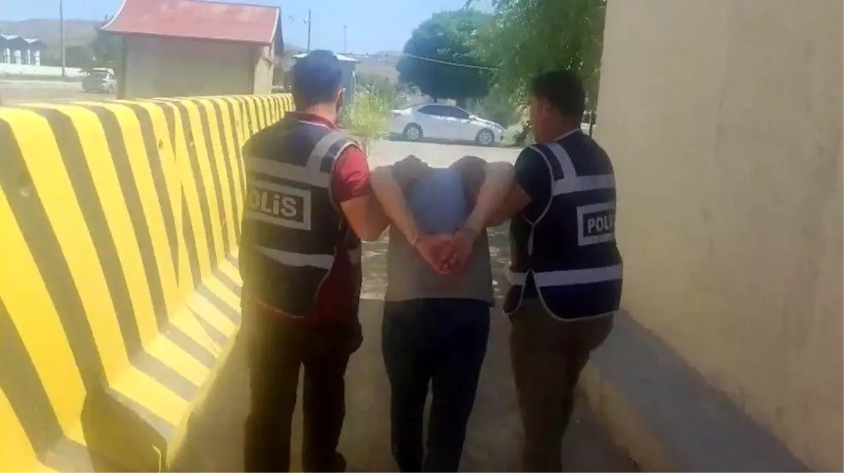 Kayseri\'de Yağma Suçundan Aranan İki Kişi Yakalandı