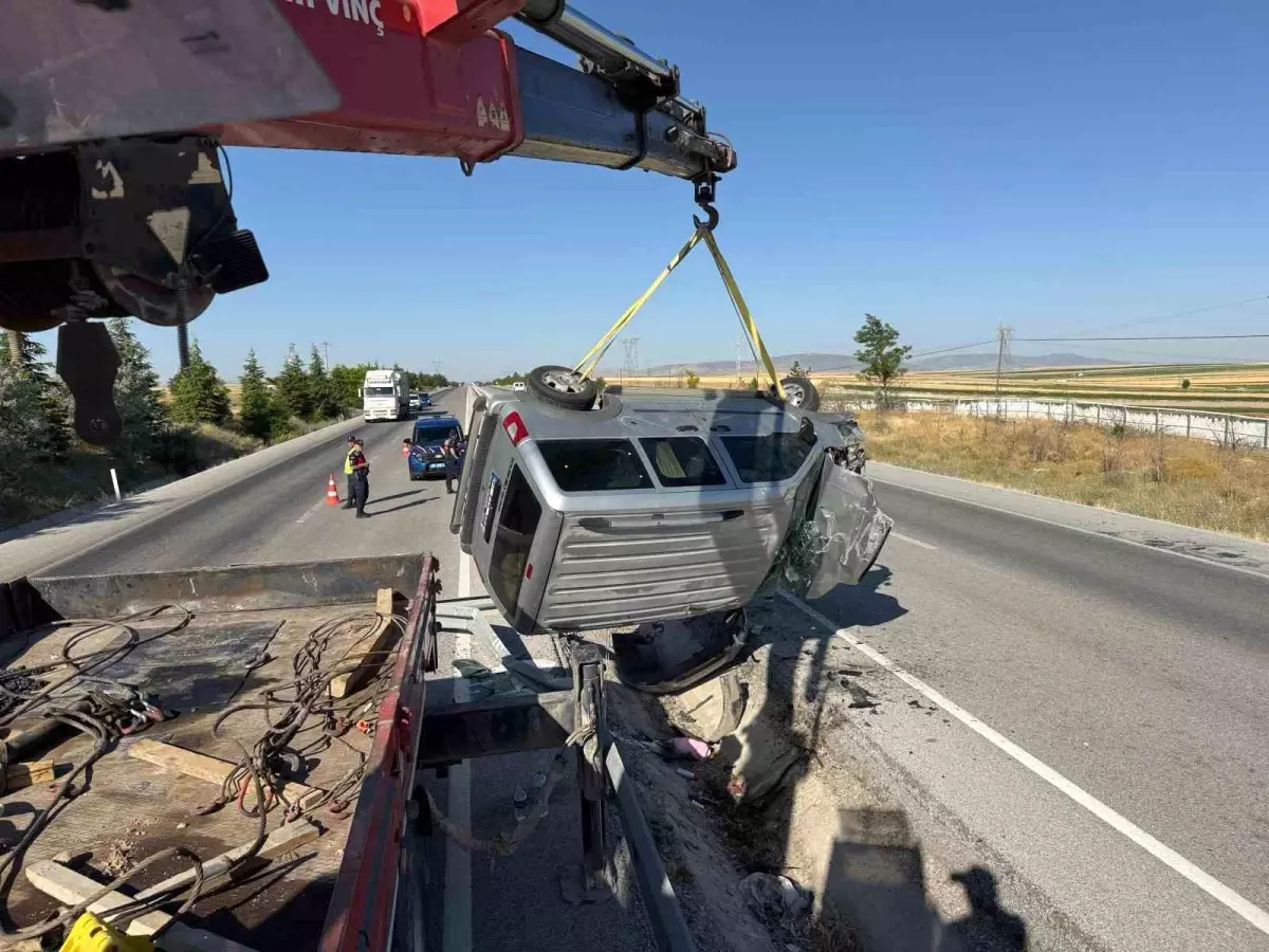 Afyonkarahisar\'da Trafik Kazası: 2 Yaralı